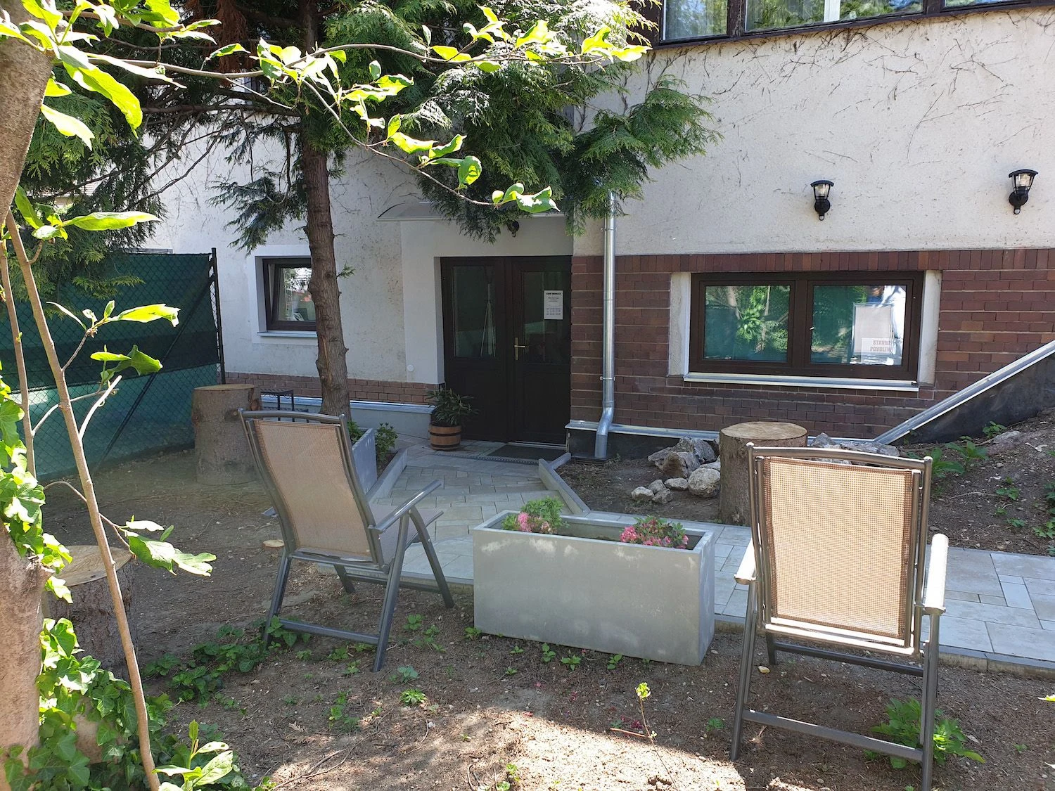 Vstup do ordinace MUDr. Pavla Trojana